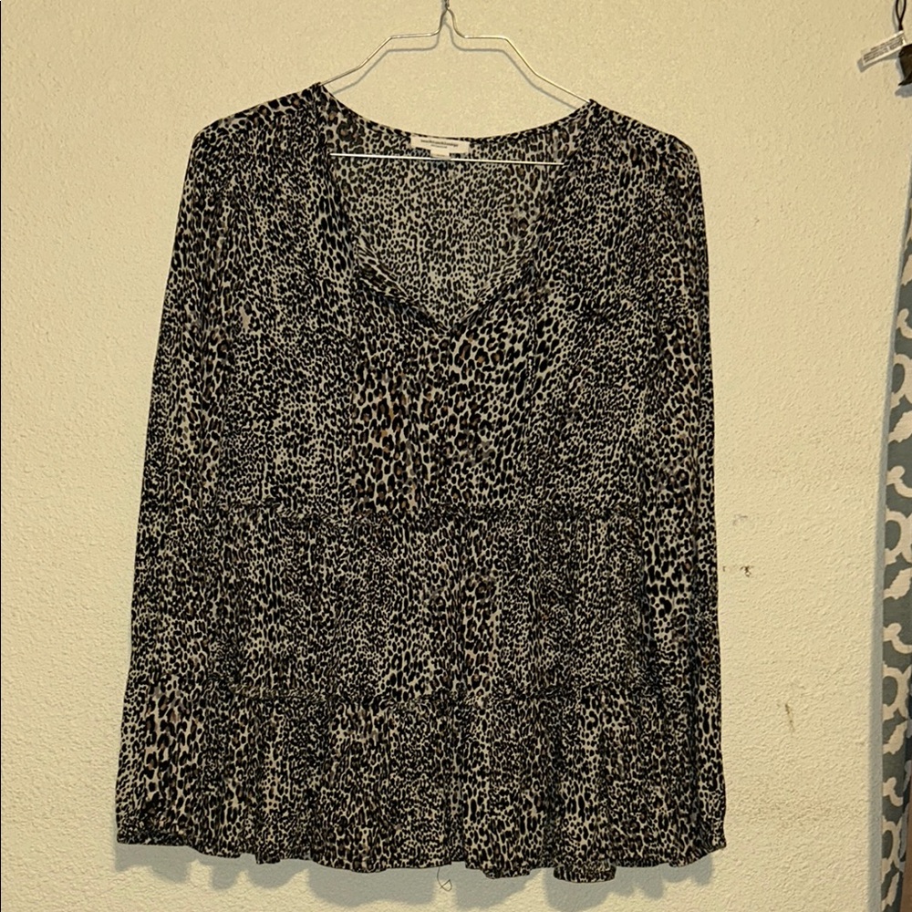 Beachlunchlounge Black and Brown Blouse with Chic Style